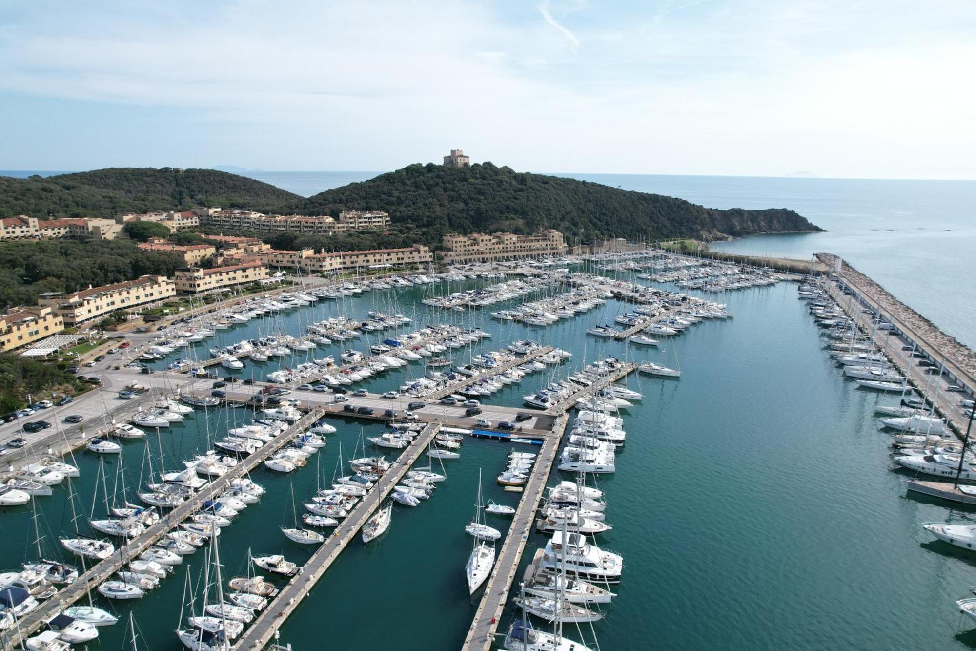 Holiday Homes Marina Punta Ala Exterior foto